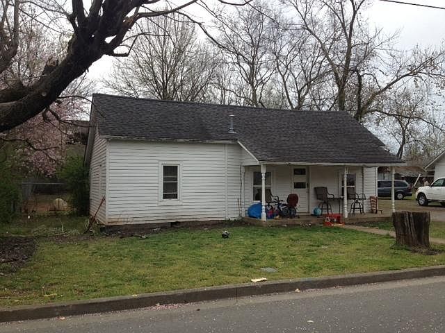 2nd image of 454 Jackson St