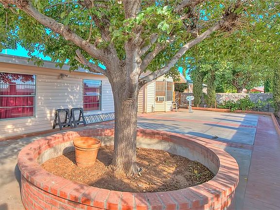 3rd image of 7004 Casa Loma Cir
