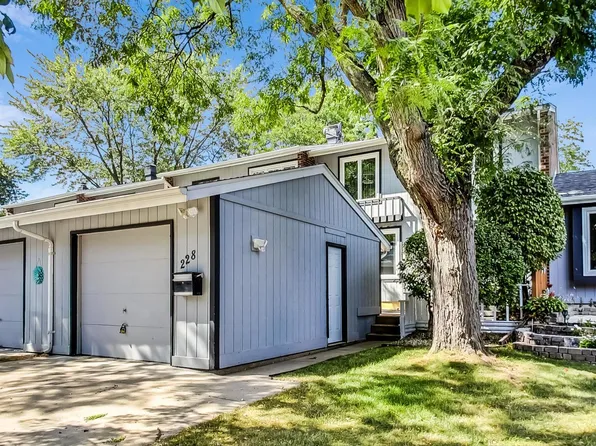 228 Driftwood Ln, Bloomingdale, IL 60108