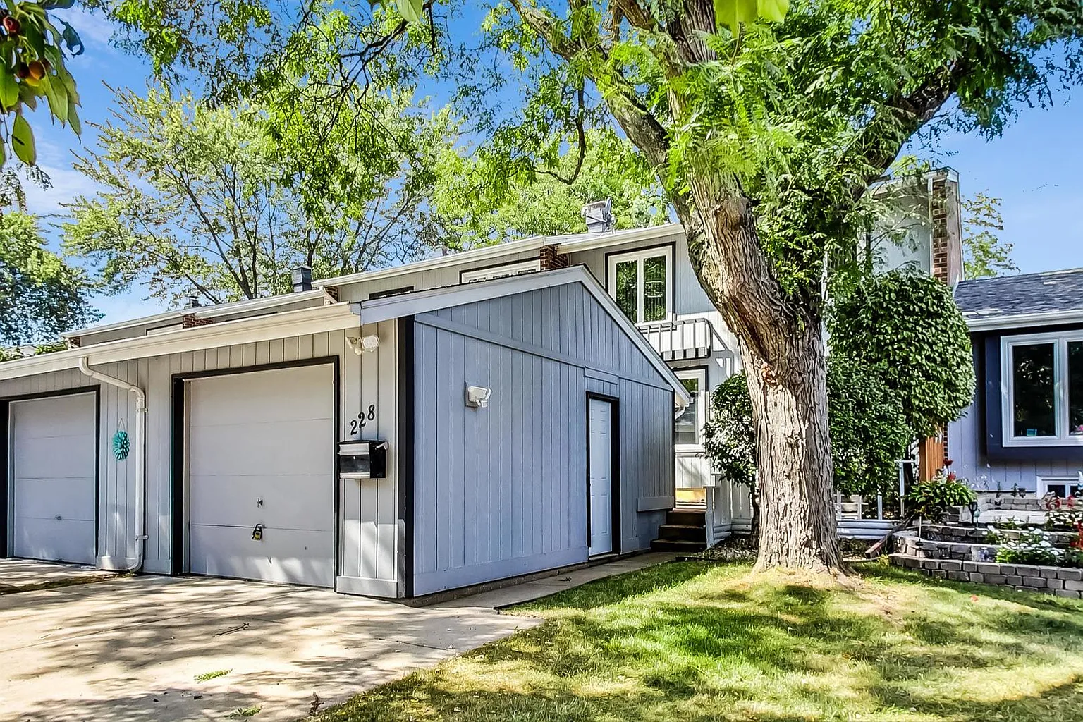 228 Driftwood Ln photo 1