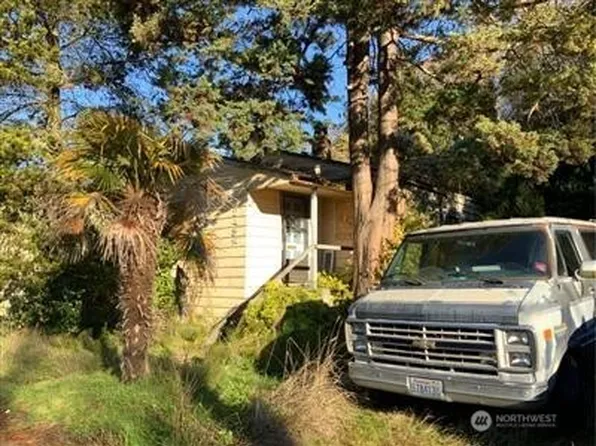 2458 55th Avenue SW, Seattle, WA 98116