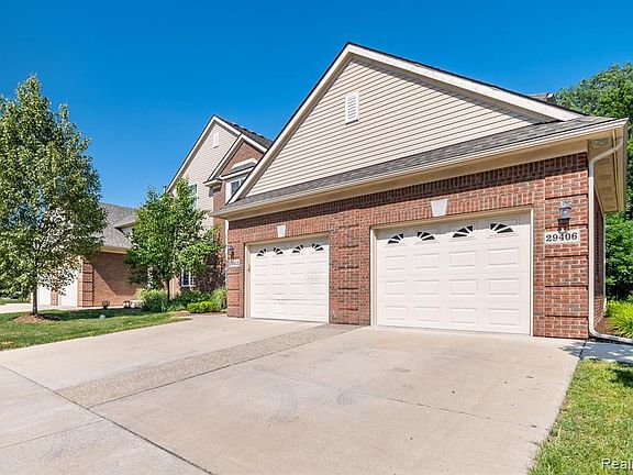 2nd image of 29406 Woodpark Cir