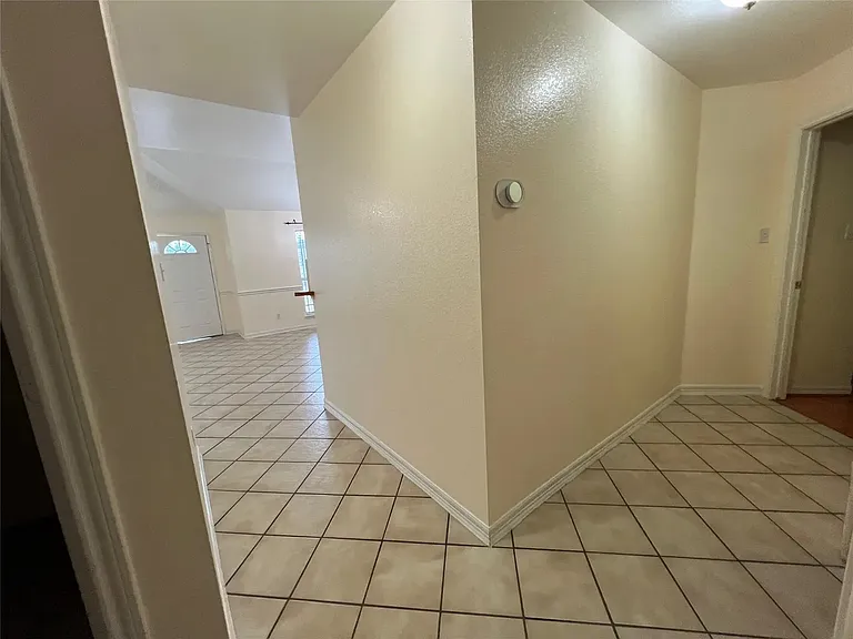 1408 California Pkwy N — Photo 7