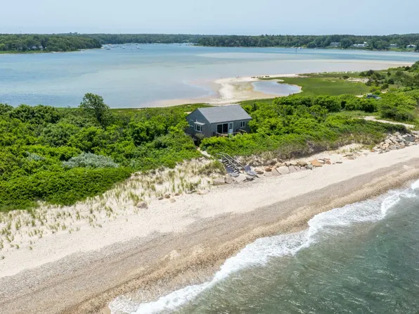 585 Herring Creek Rd, Tisbury, MA 02568