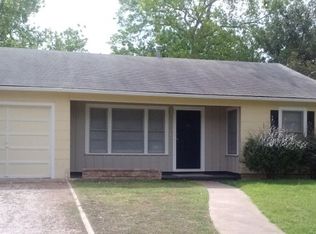 215 Prospect St, Seguin, TX 78155