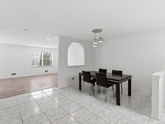 5th image of 44 Kingfisher Ct