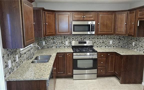 4th image of 1417 Williams Dr