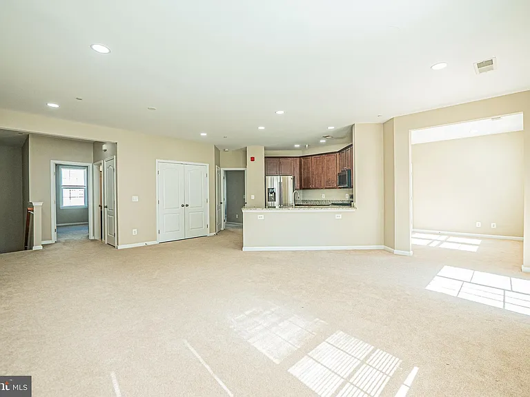 24680 Byrne Meadow Sq — Photo 12