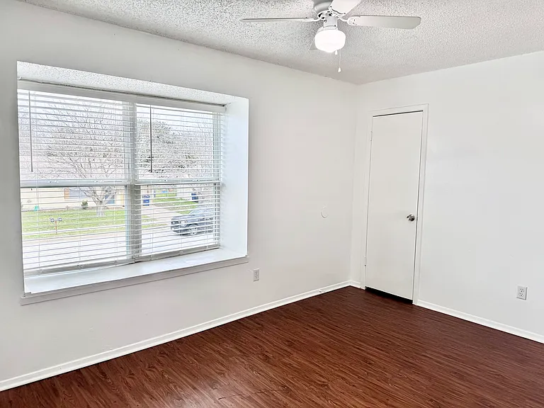 441 SW Thomas St #D — Photo 21