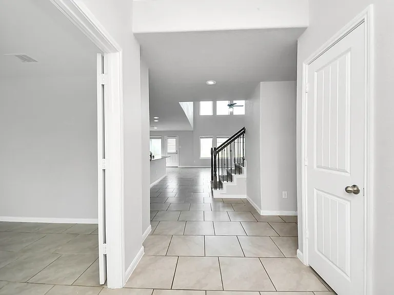 18319 Pin Oak Lake Dr — Photo 16