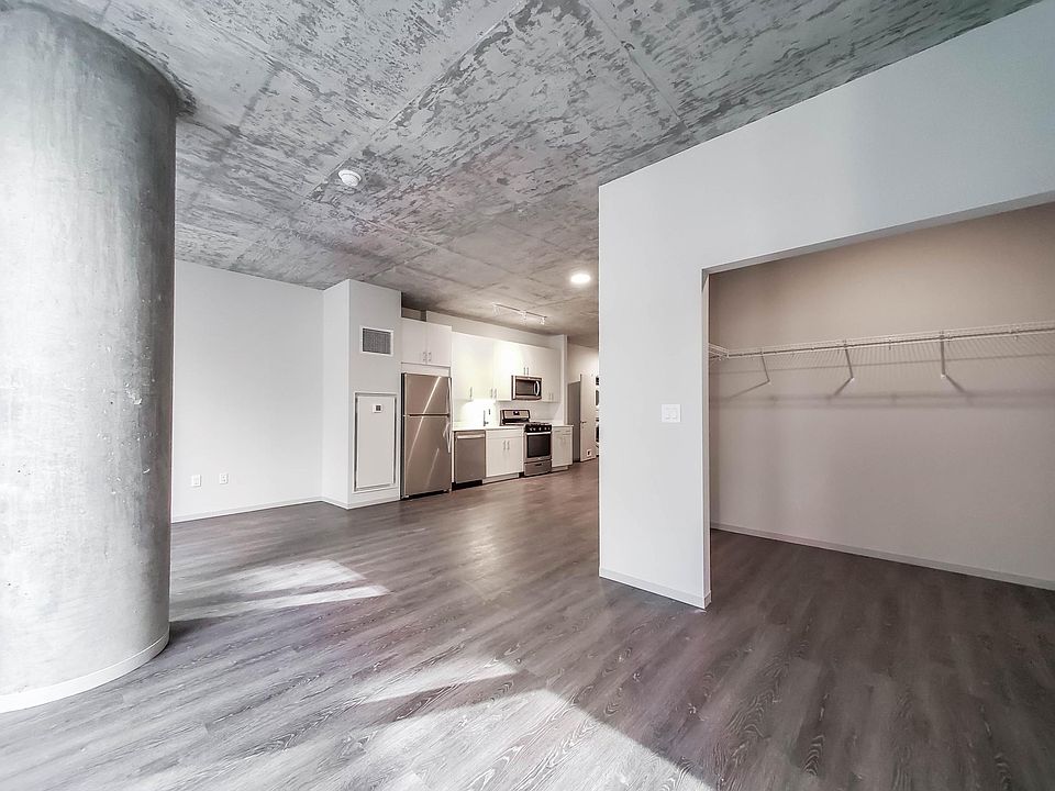1st image of 708 S Clark St #2004