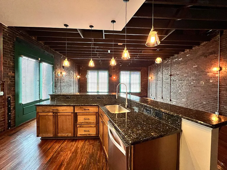 301 Market St SE — Photo 37