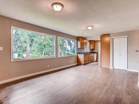3rd image of 15712 1st Ave NE #12B