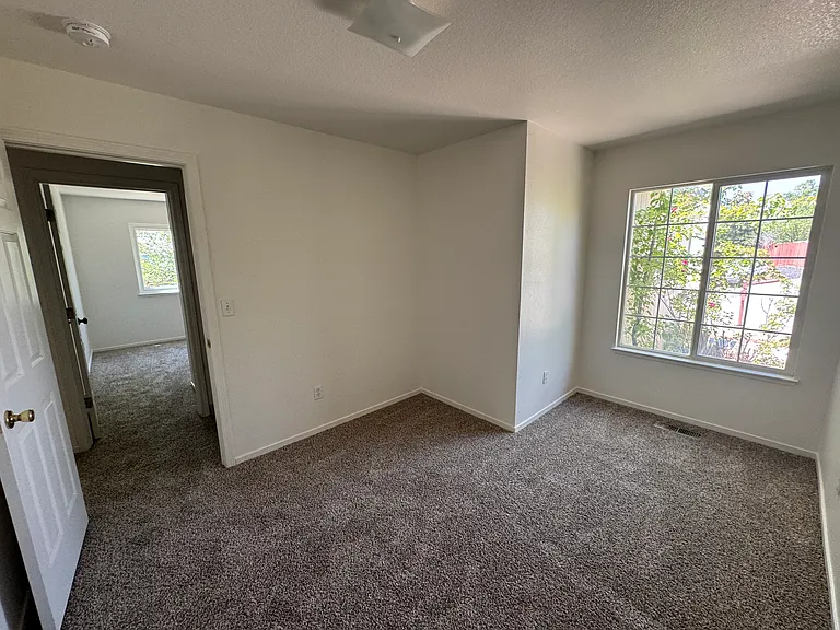 5762 Dewberry Ct — Photo 6