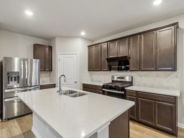 111 Magnolia Ranch Ln, Hutto, TX 78634