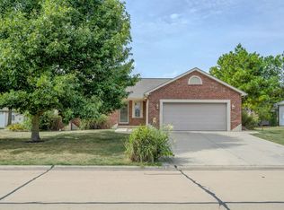 1051 White Oak Dr, Red Bud, IL 62278