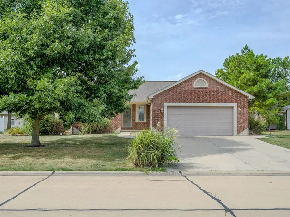 1051 White Oak Dr, Red Bud, IL 62278