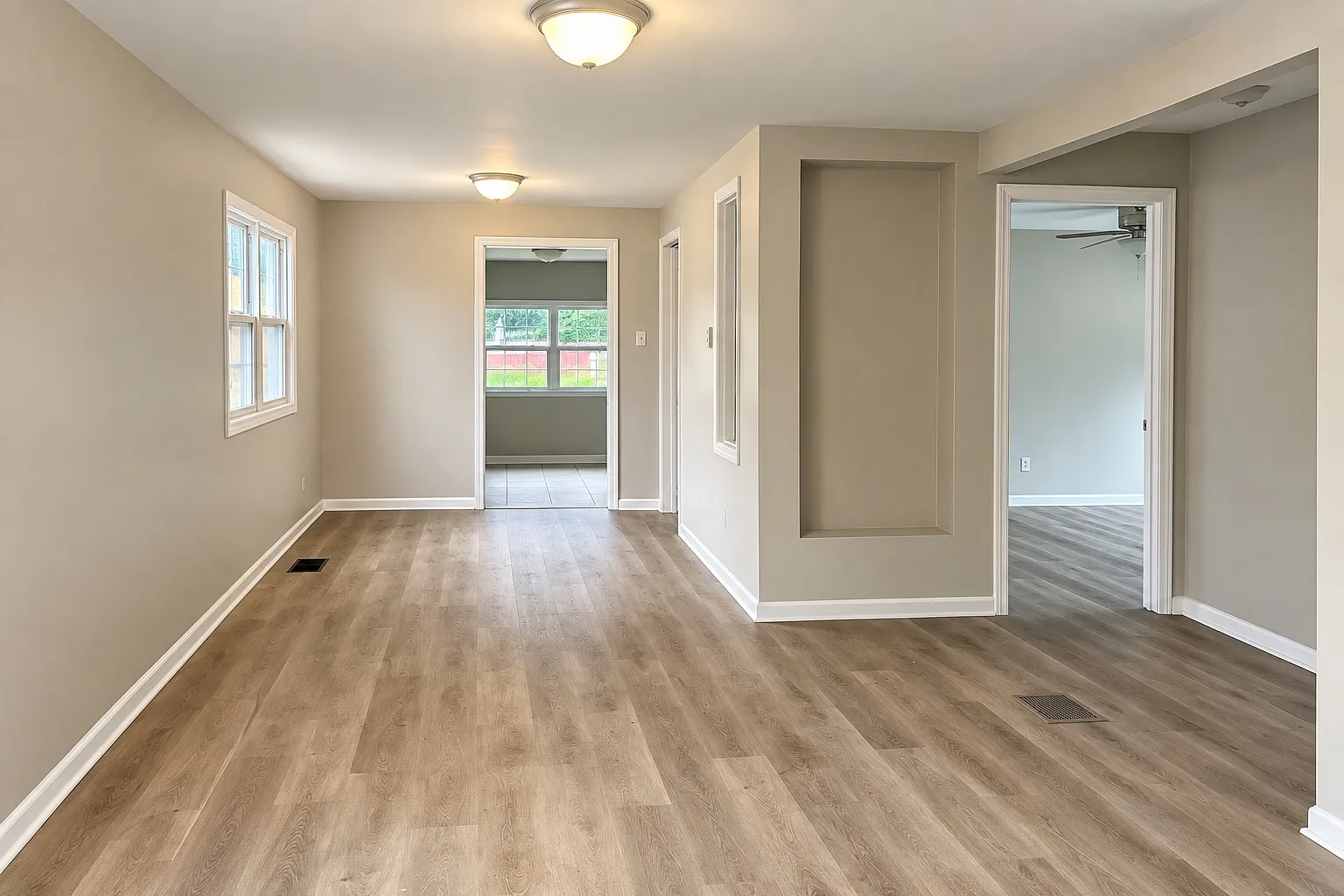 3941 Hoyt Ave — Photo 2