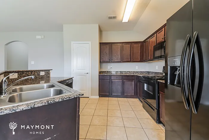 118 Hamilton Dr — Photo 7
