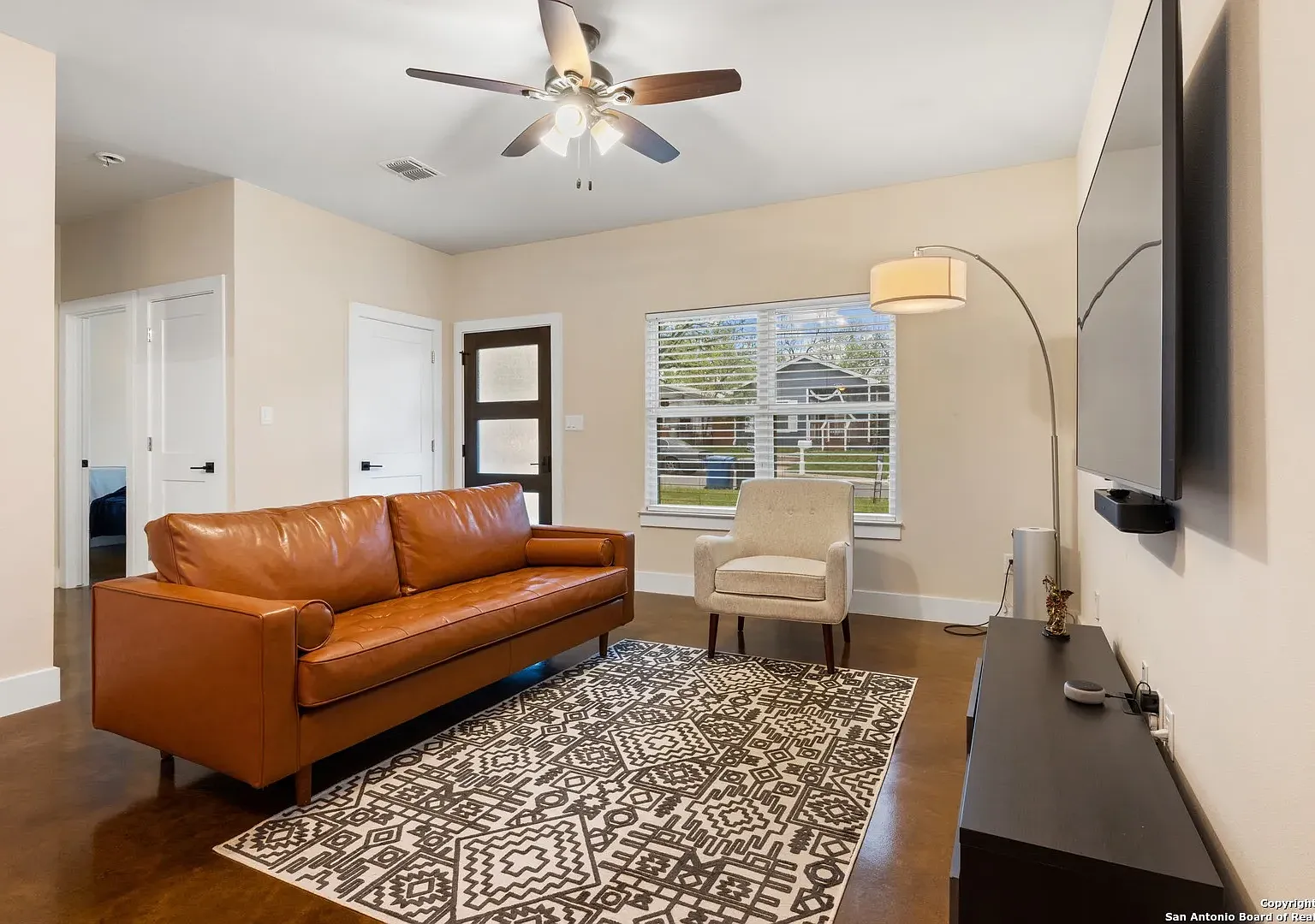3 bed, 1280 sqft, $1,650 — Photo 2