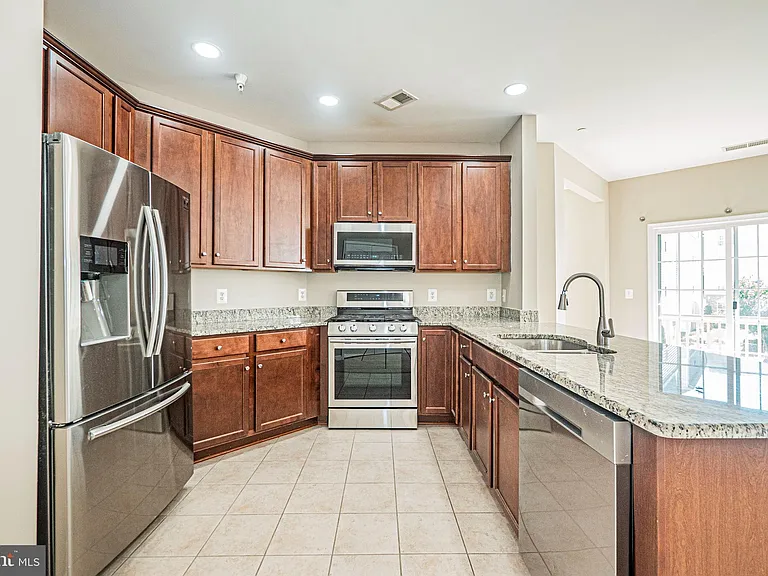 24680 Byrne Meadow Sq — Photo 7