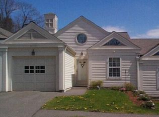 19-9 Saint George Pl #19, Newtown, CT 06482