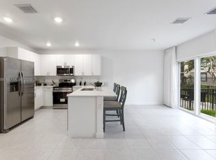 5025 SW 37th St, Hollywood, FL 33023
