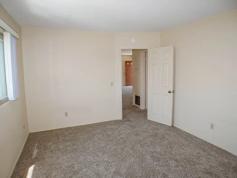 4345 Rialto St — Photo 38