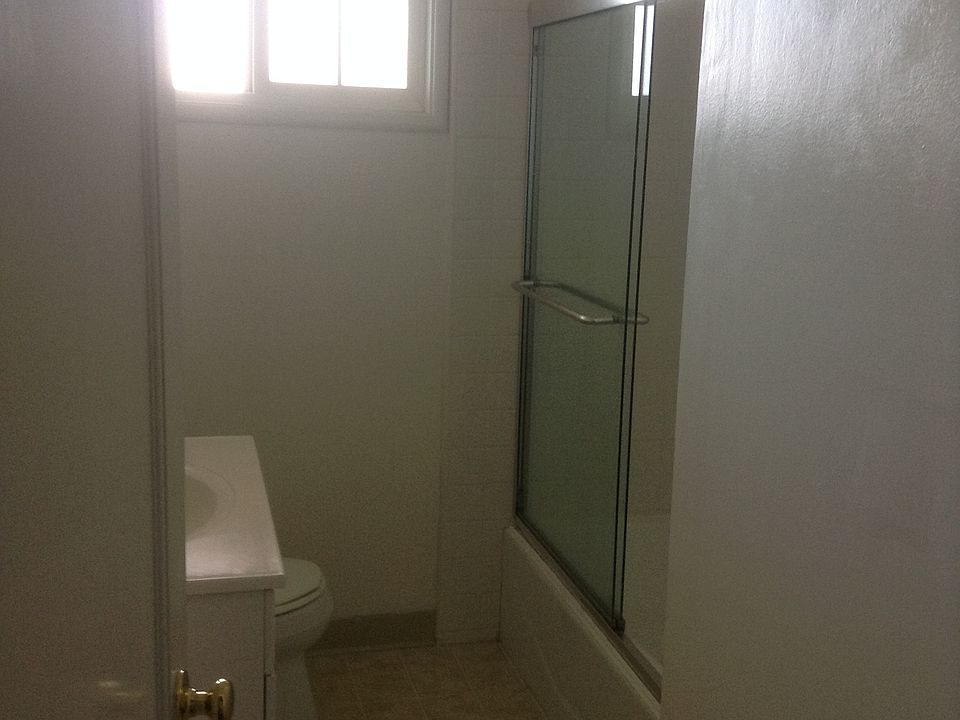 1st image of 735 N Claremont St