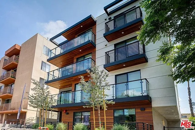 1306 Orange — Photo 2