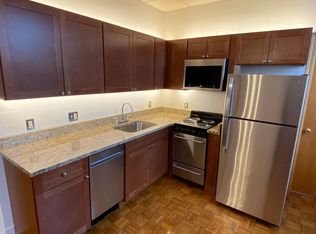 620 W Belmont Ave #0B-1BA-300SQFT, Chicago, IL 60657