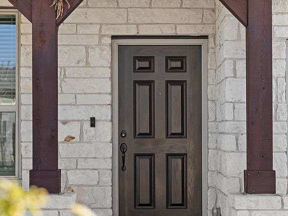 2nd image of 156 Janelle Ln