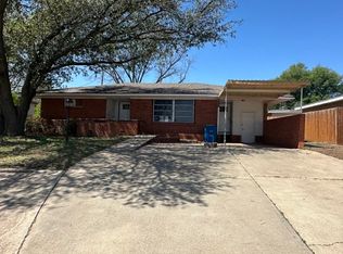 1611 San Carlos St, Sweetwater, TX 79556