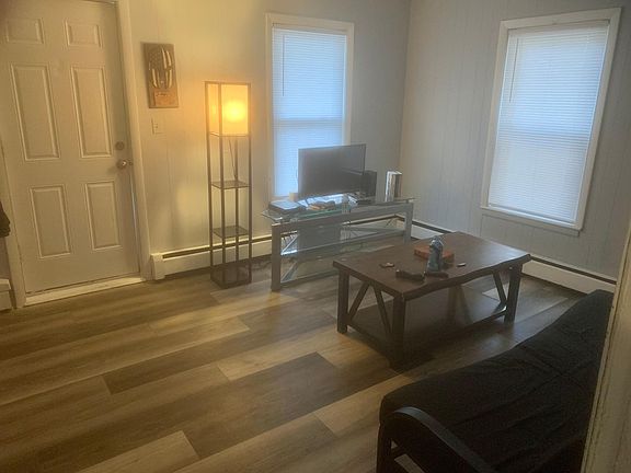 5th image of 19 Thompson St #B