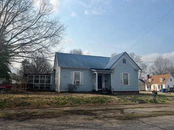 1904 Maple St, Humboldt, TN 38343