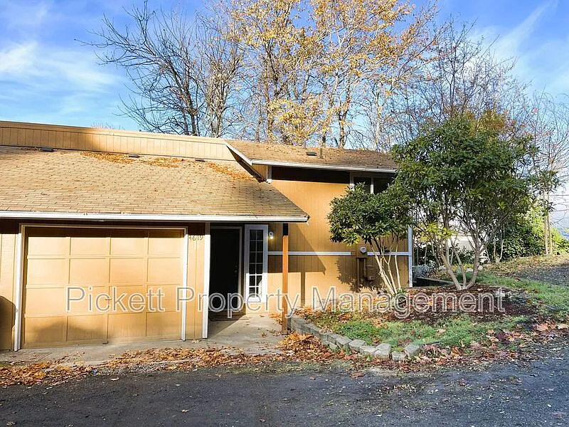2 bed, 1.5 bath, 1156 sqft, $1,800 — Photo 3