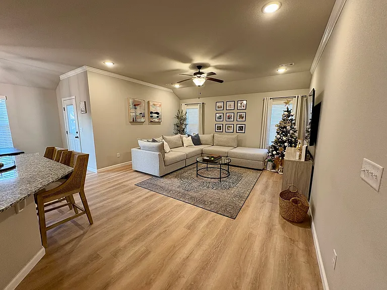 512 Woodland St — Photo 3