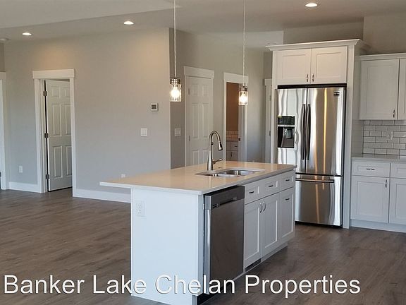 4th image of 225 Village Dr