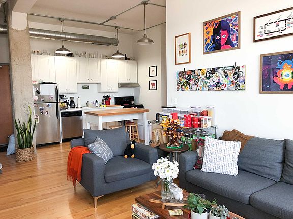3rd image of 4801 N Ravenswood Ave #302