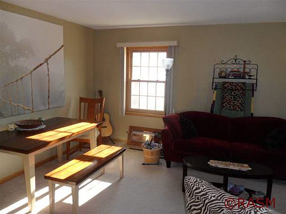4th image of 1115 Willow Dr