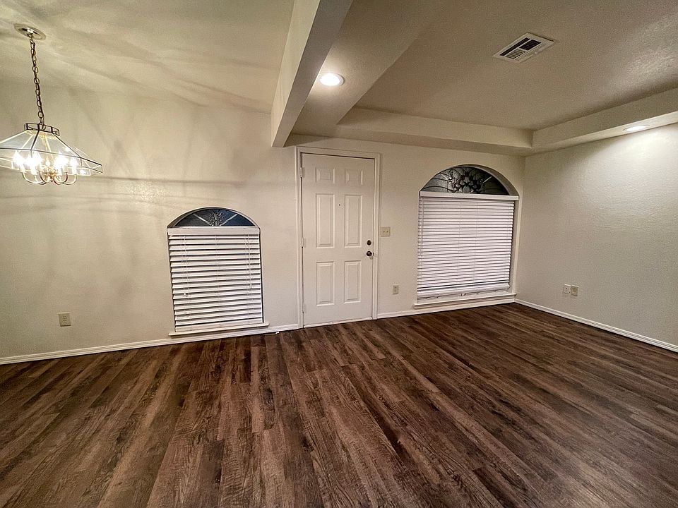 1st image of 11525 N Meridian Ave APT 107