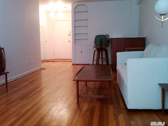 4th image of 1870 211th St APT 6F