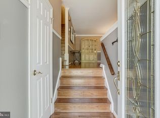 219 Beacon Dr, Sterling, VA 20164