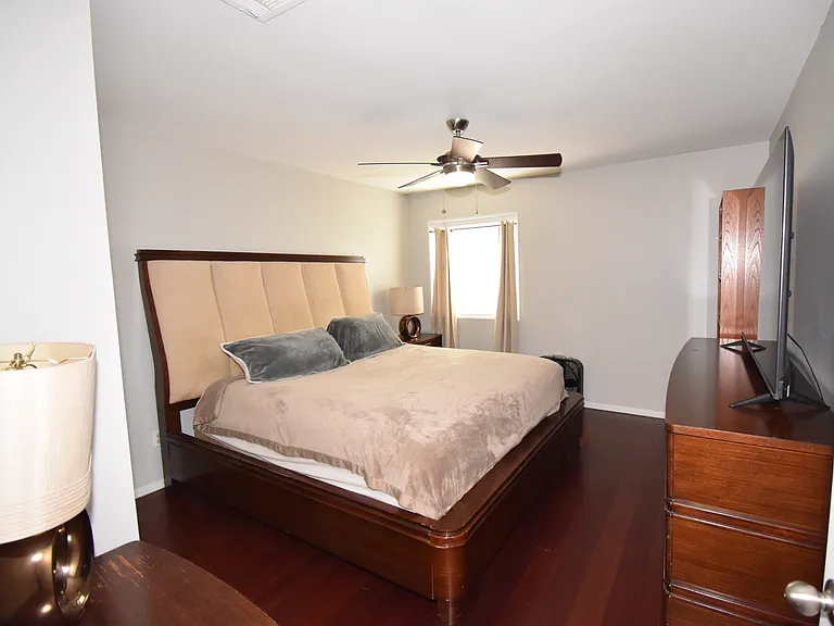 5740 Martel Ave #A12 — Photo 6