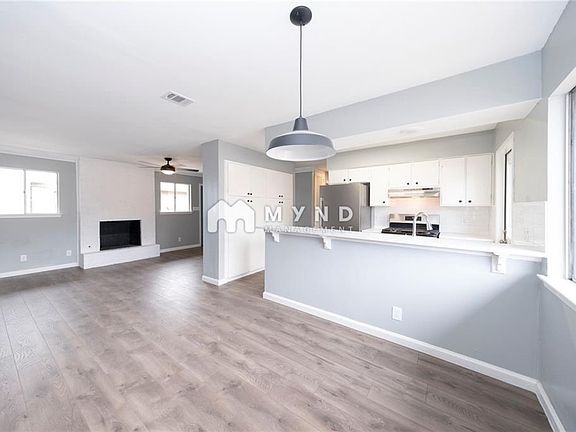 5th image of 304 John Nance Garner Cir Unit A
