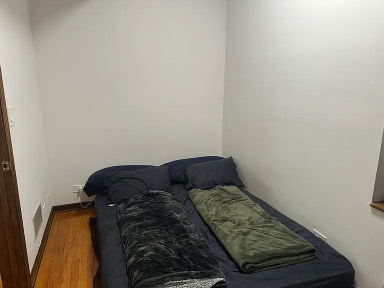 1362 W Crystal St #2F — Photo 7