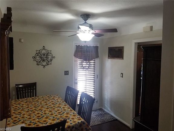 4th image of 413 E 275th St