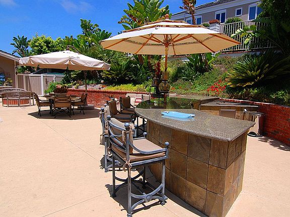 Spacious Entertaining Patio