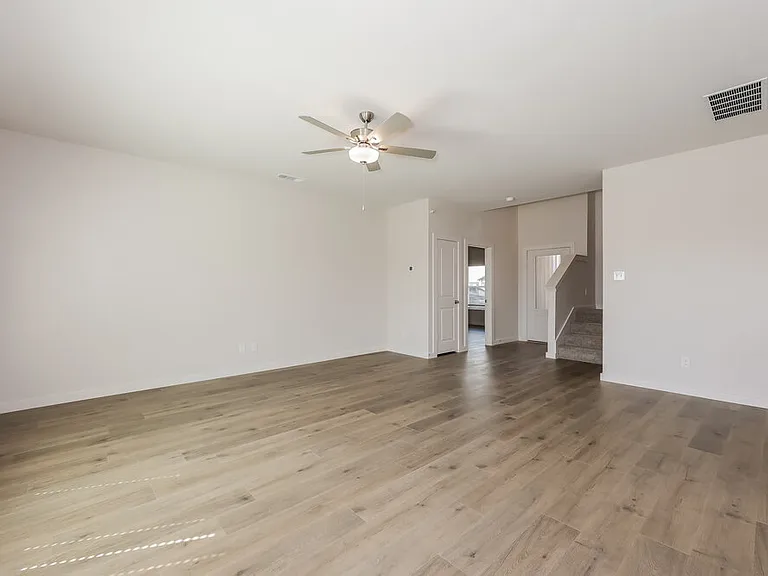 315 Patton Ln — Photo 5