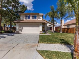 864 Woodcrest St, Bloomington, CA 92316